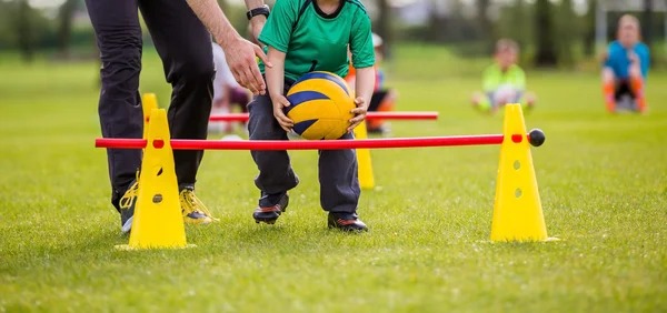 什么是“边际劣势”？解析小数点后的致命差距（解读边际劣势：小数点之后的致命微差）