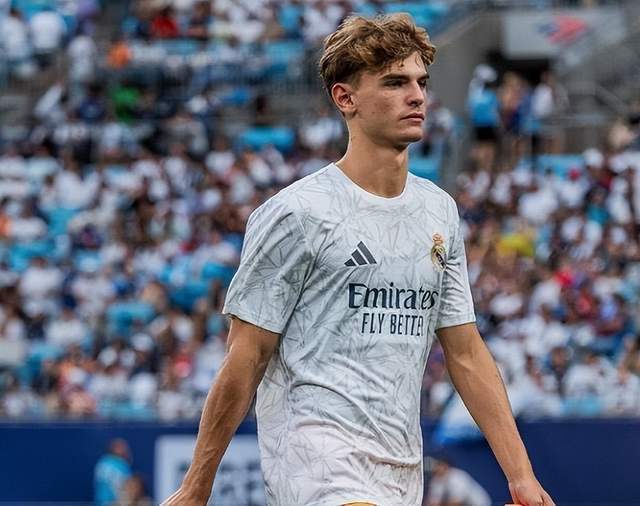 的带动下 的带动下