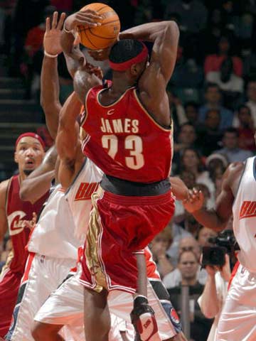 詹姆斯的回 詹姆斯的回